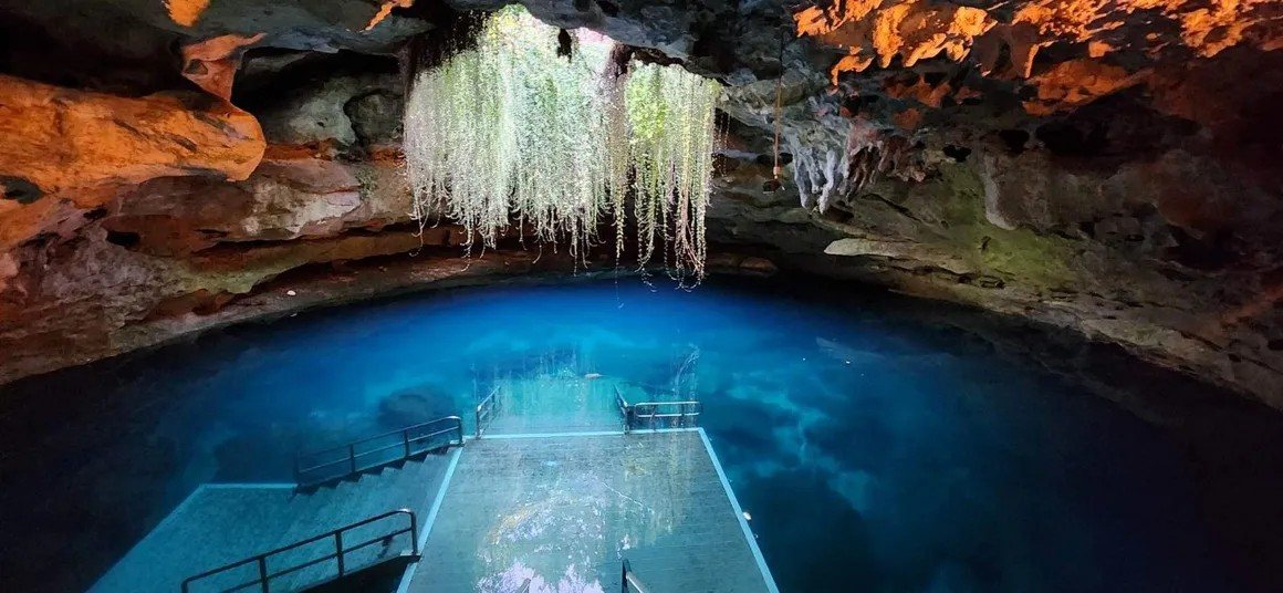 Devil's Den prehistoric spring